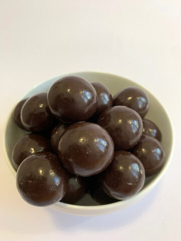 Dark Chocolate Macadamias